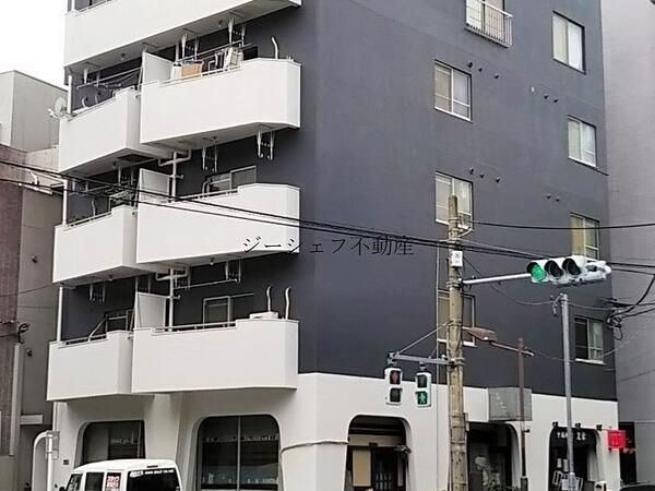 KDビル外観 KDビル外観 千川通りに面す角地で視認性のいい建物です。