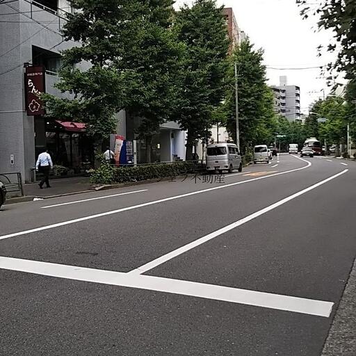 目の前の白山通り。 目の前の白山通りです