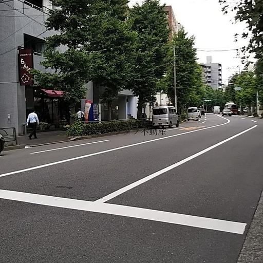 目の前の白山通り。 目の前の白山通りです