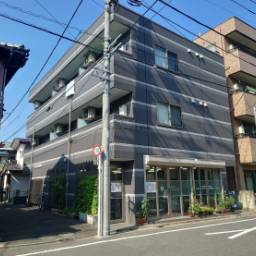 【成約済み】【貸マンション】メゾン・ド・塚越 202号室 大型収納が嬉しい広々としたい1K。周辺は日常利用施設も充実しており、住環境良好です。オートロック付きのマンション。